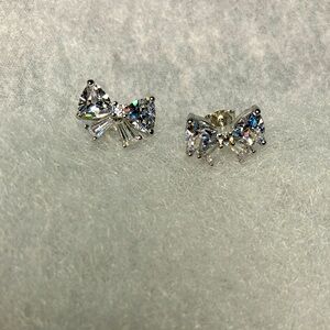 NWOT Crystal bow shaped post earrings
